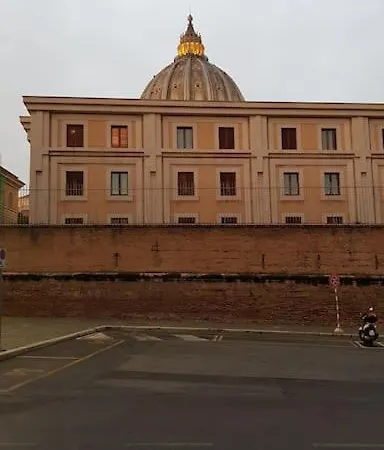 Beautiful Vatican Daire *